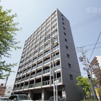 
						鉄筋コンクリートの堂々とした建物です。